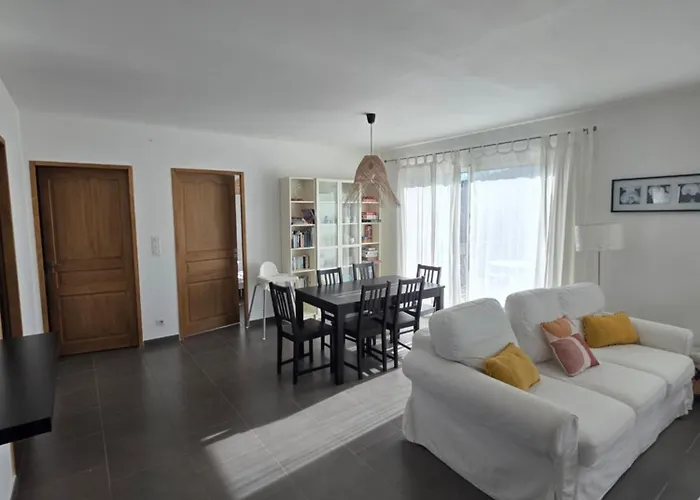 Holiday home Maison Etre Et Montagne